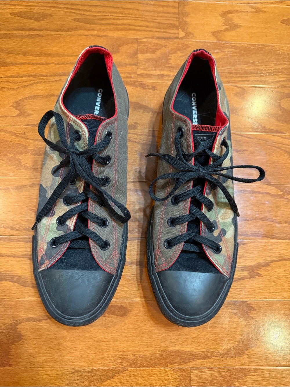 Converse Men’s Camouflage Low-Top Sneakers - Black/Green/Red Trim